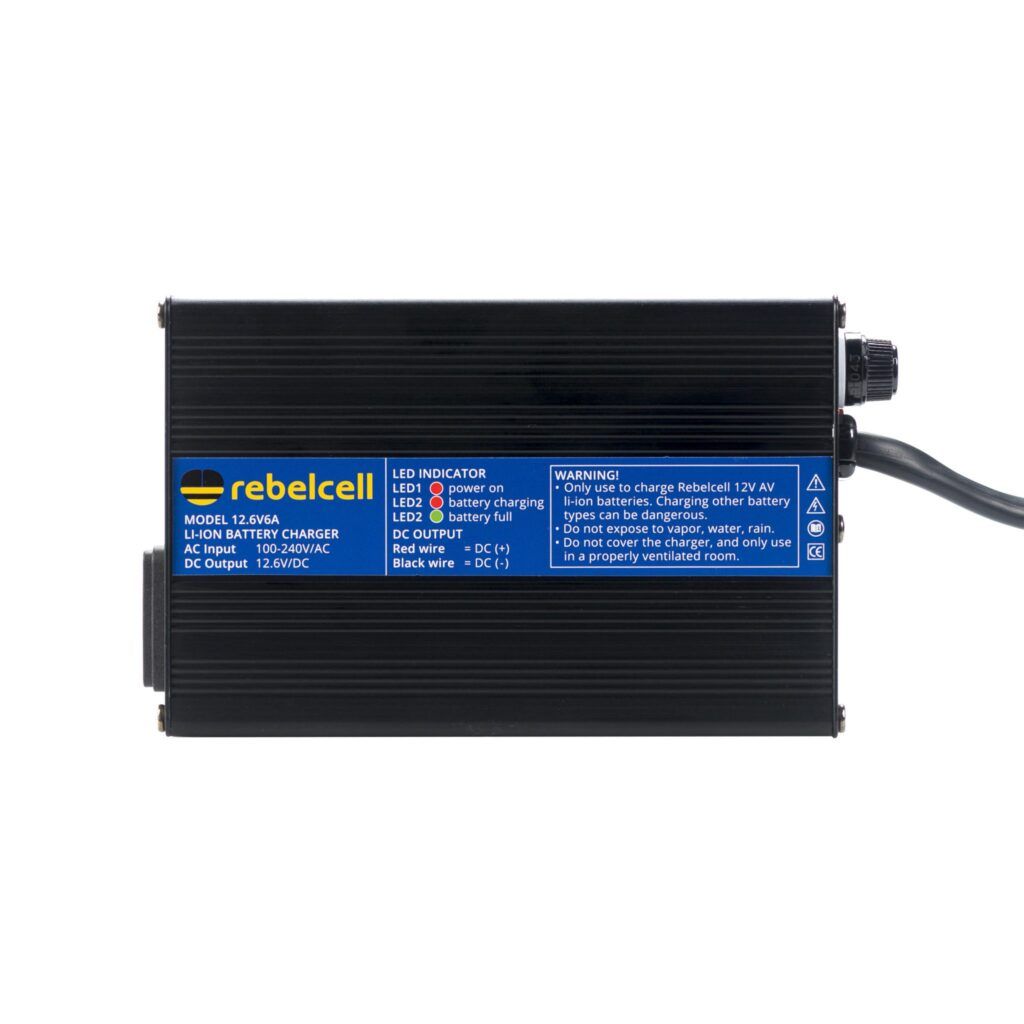 Încărcător litiu 12.6V6A 2
