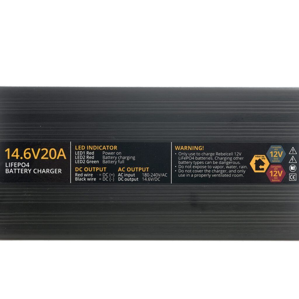 Încărcător 14.6V20A LiFePO4 3