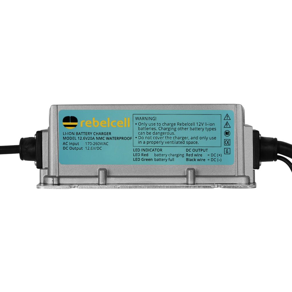 Încărcător litiu 12.6V20A rezistent la apă (IP65) 2
