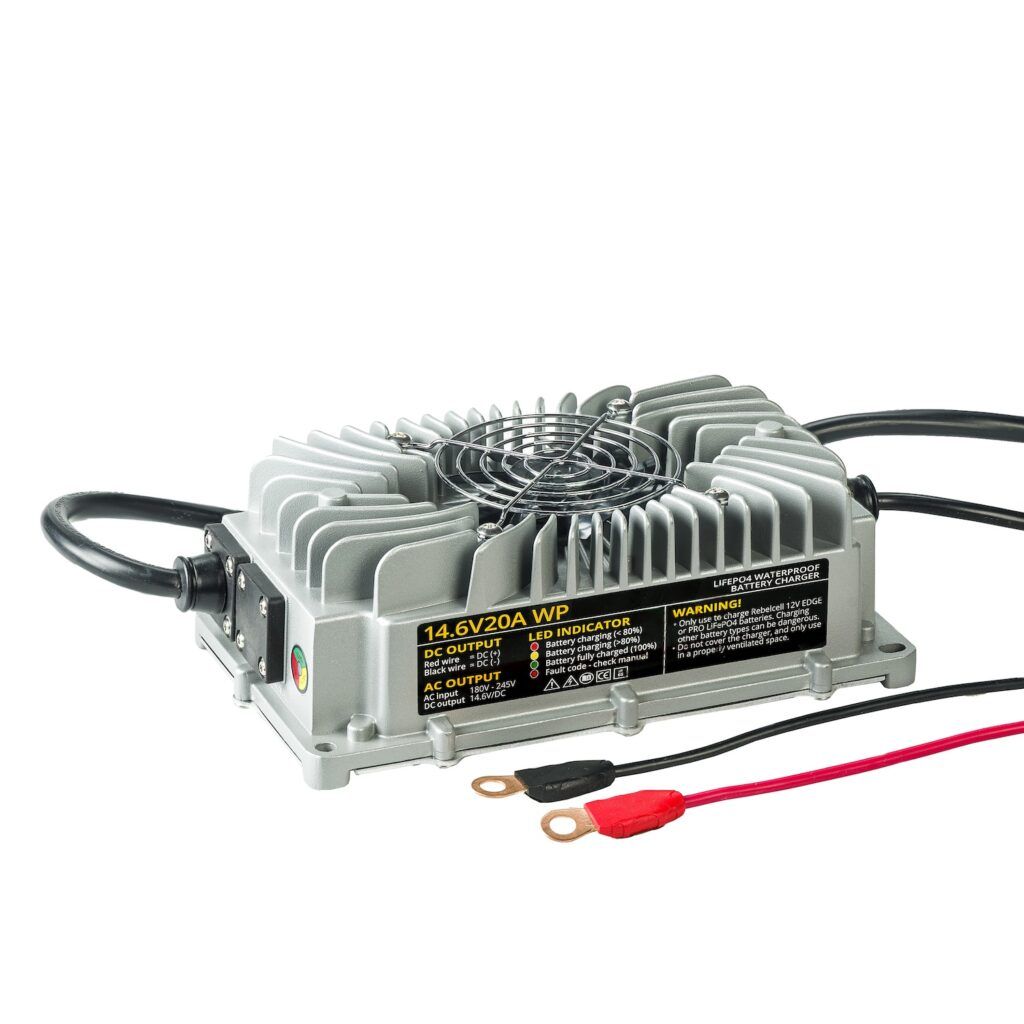 Încărcător 14.6V20A LiFePO4 rezistent la apă (IP65)