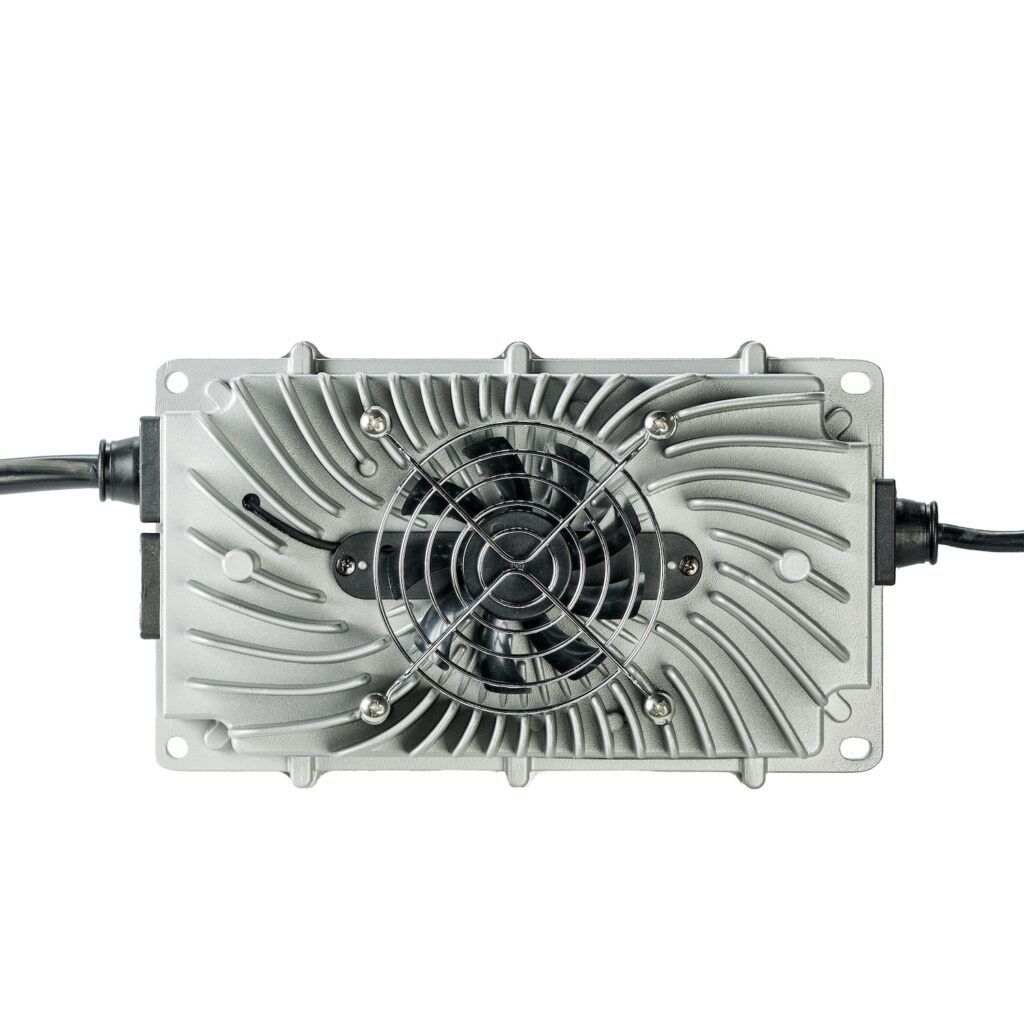 Încărcător 29.2V20A LiFePO4 rezistent la apă (IP65) 3