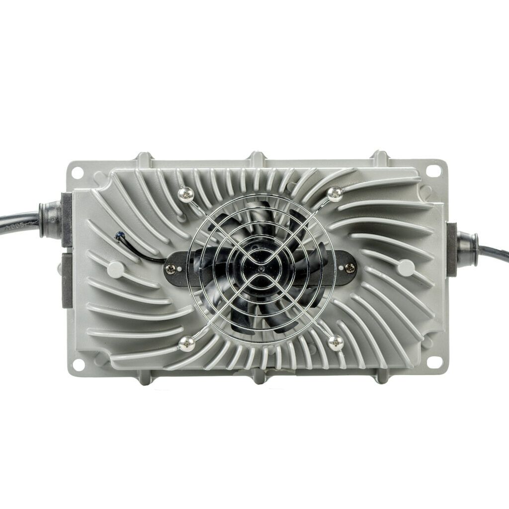 Încărcător 14.6V20A LiFePO4 rezistent la apă (IP65) 3